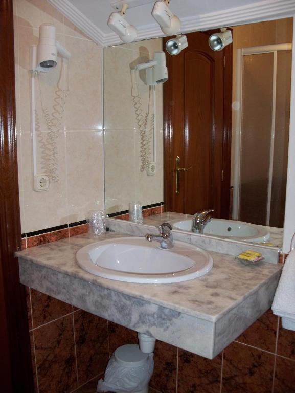 Hostal Virgen Del Villar Laguna de Duero Camera foto