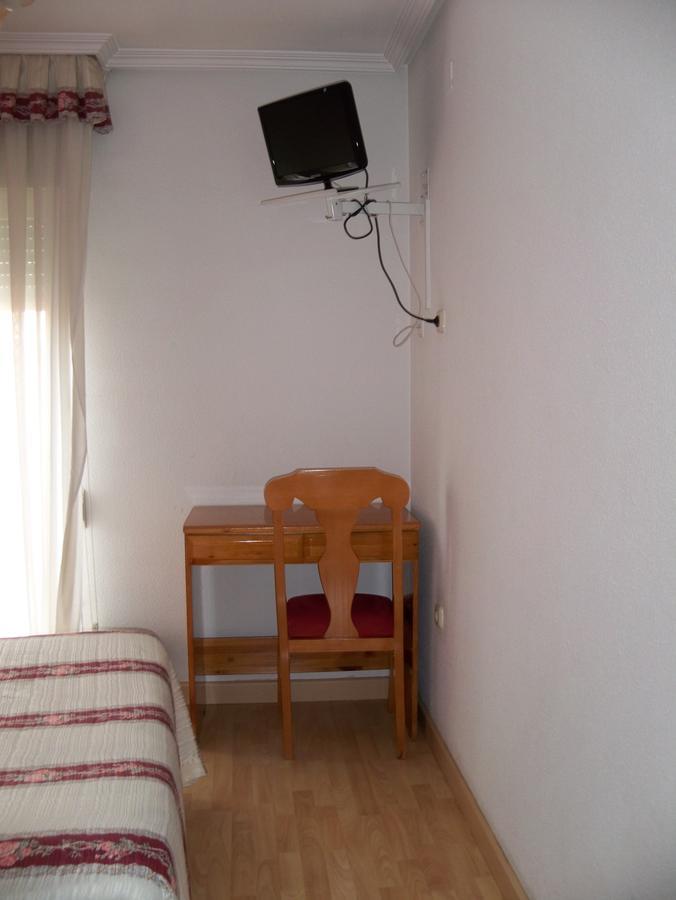 Hostal Virgen Del Villar Laguna de Duero Esterno foto