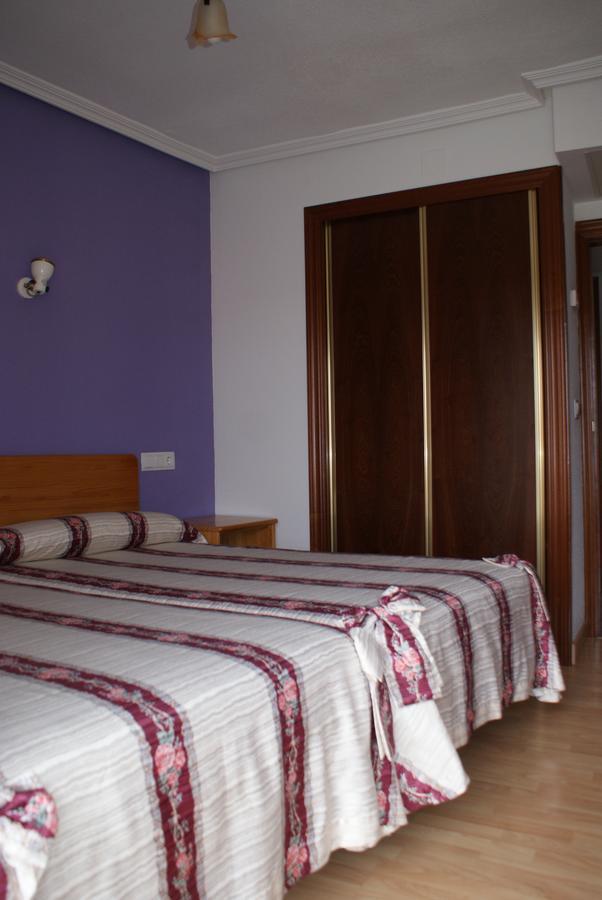 Hostal Virgen Del Villar Laguna de Duero Esterno foto