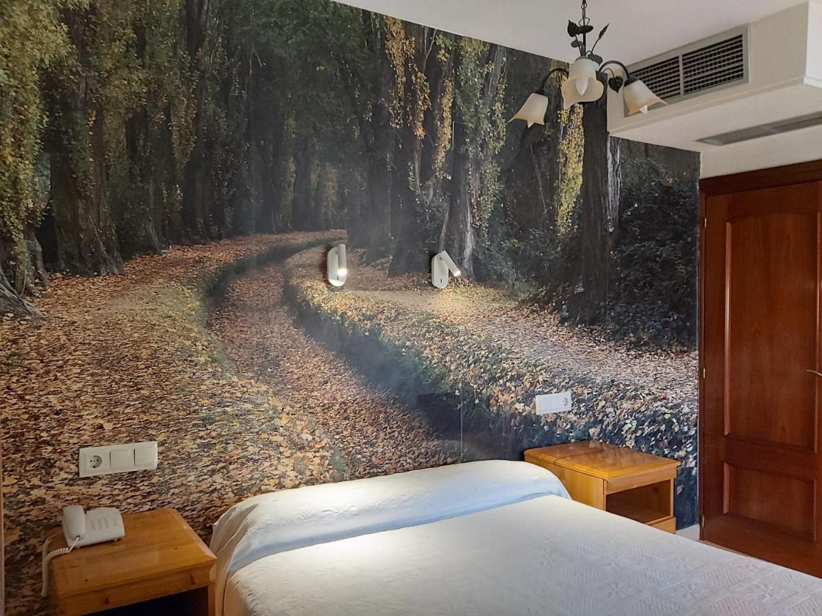 Hostal Virgen Del Villar Laguna de Duero Esterno foto